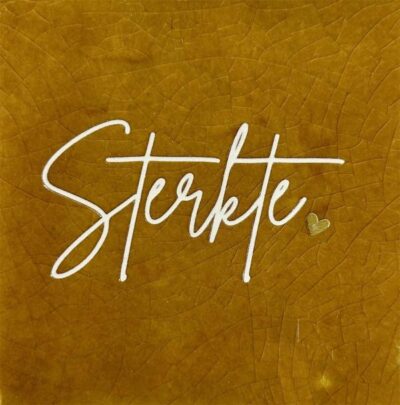 Tegeltje – sterkte oker/creme