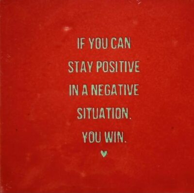 Tegeltje – stay positive rood/mint